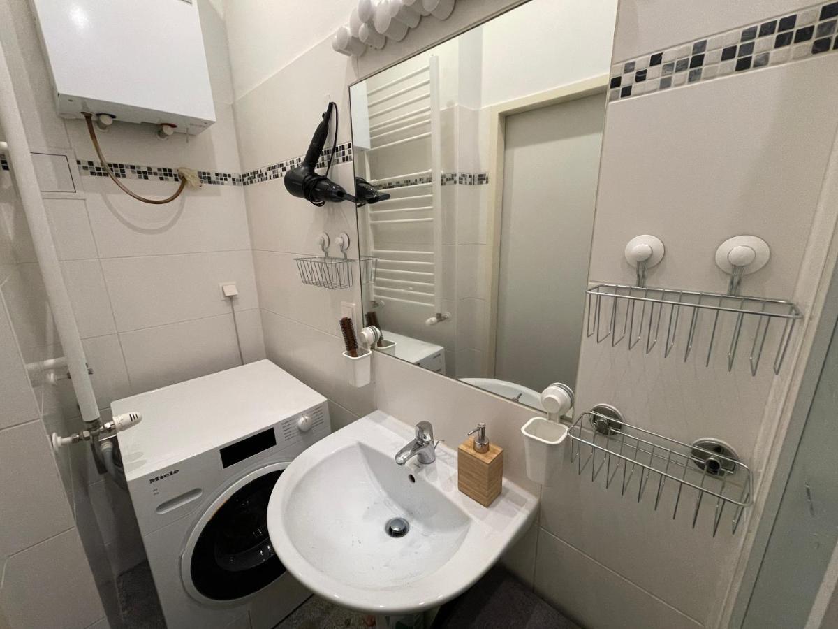 Apartmán Central Sunny Flat With Free Parking Vídeň Exteriér fotografie